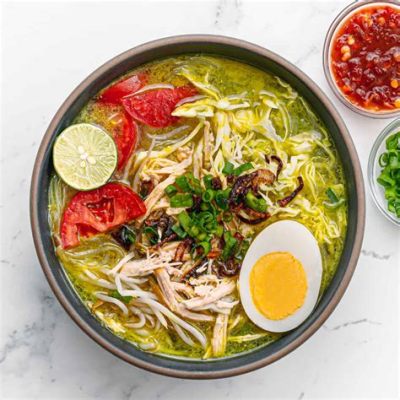 Soto Ayam Tangkar - Een pikant en verfrissend Indonesisch kippensoep-avontuur met een twist!