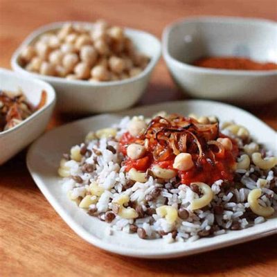 Koshari: Een Kruidig Gebakken Feest van Granen en Linsen!