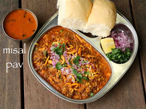  Misal Pav: Een pittige en romige ontwakening van Maharashtrase smaken!